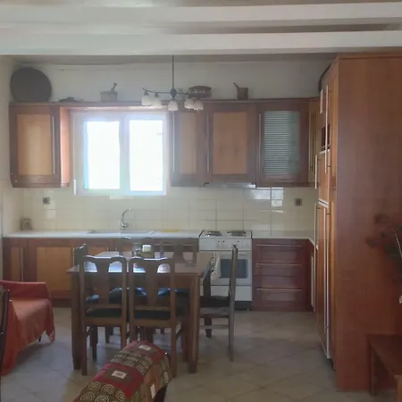 Maria's Akrata